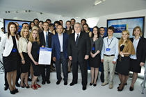 Церемонія підписання декларації переможцями 2-го конкурсного добору стипендіальної програми "Всесвітні Студії"